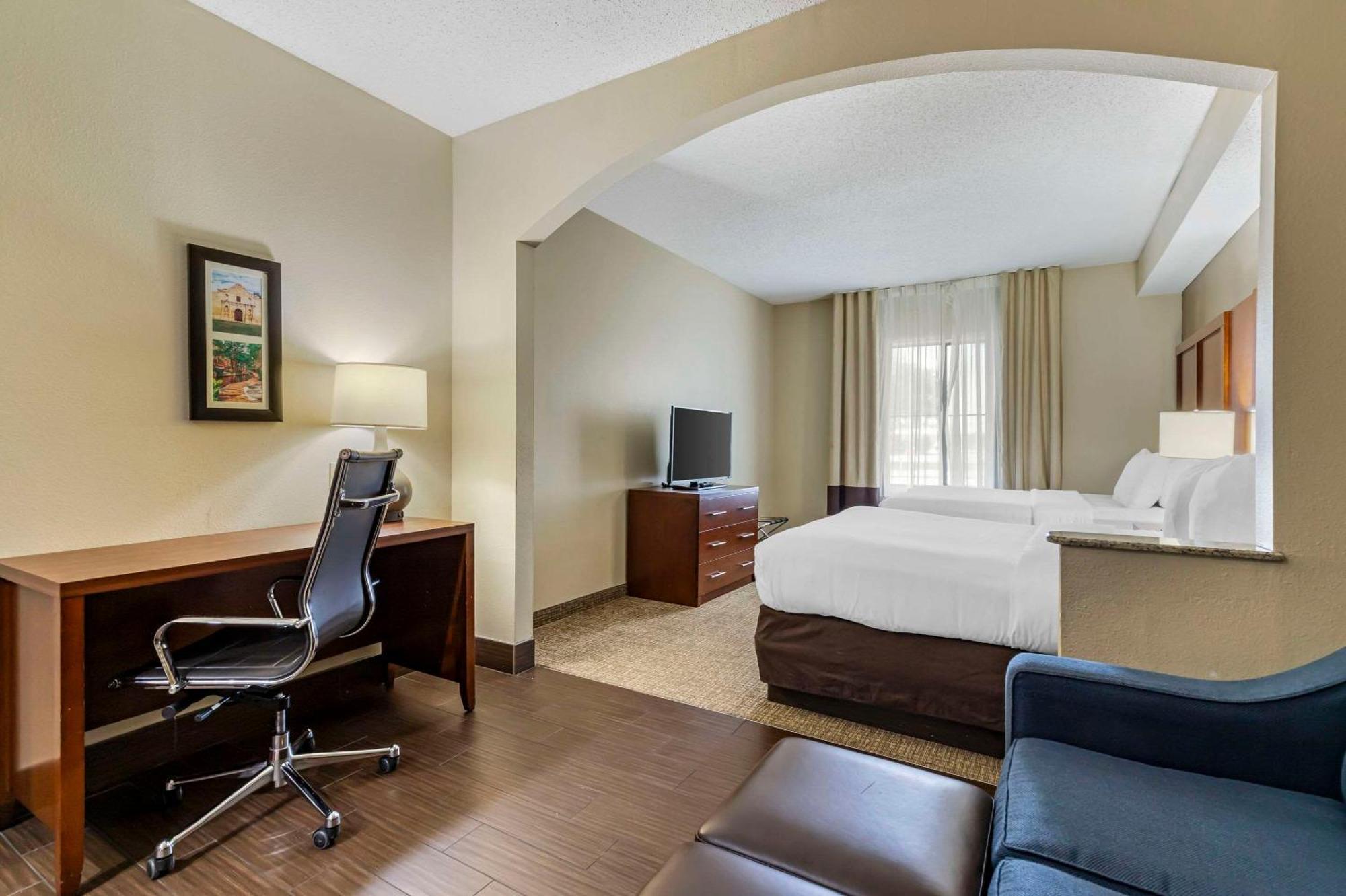 Comfort Inn & Suites Seguin Esterno foto